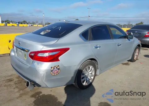 2017 Nissan Altima 2.5 S z USA, uszkodzony, nr VIN 1N4AL3AP5HN337485